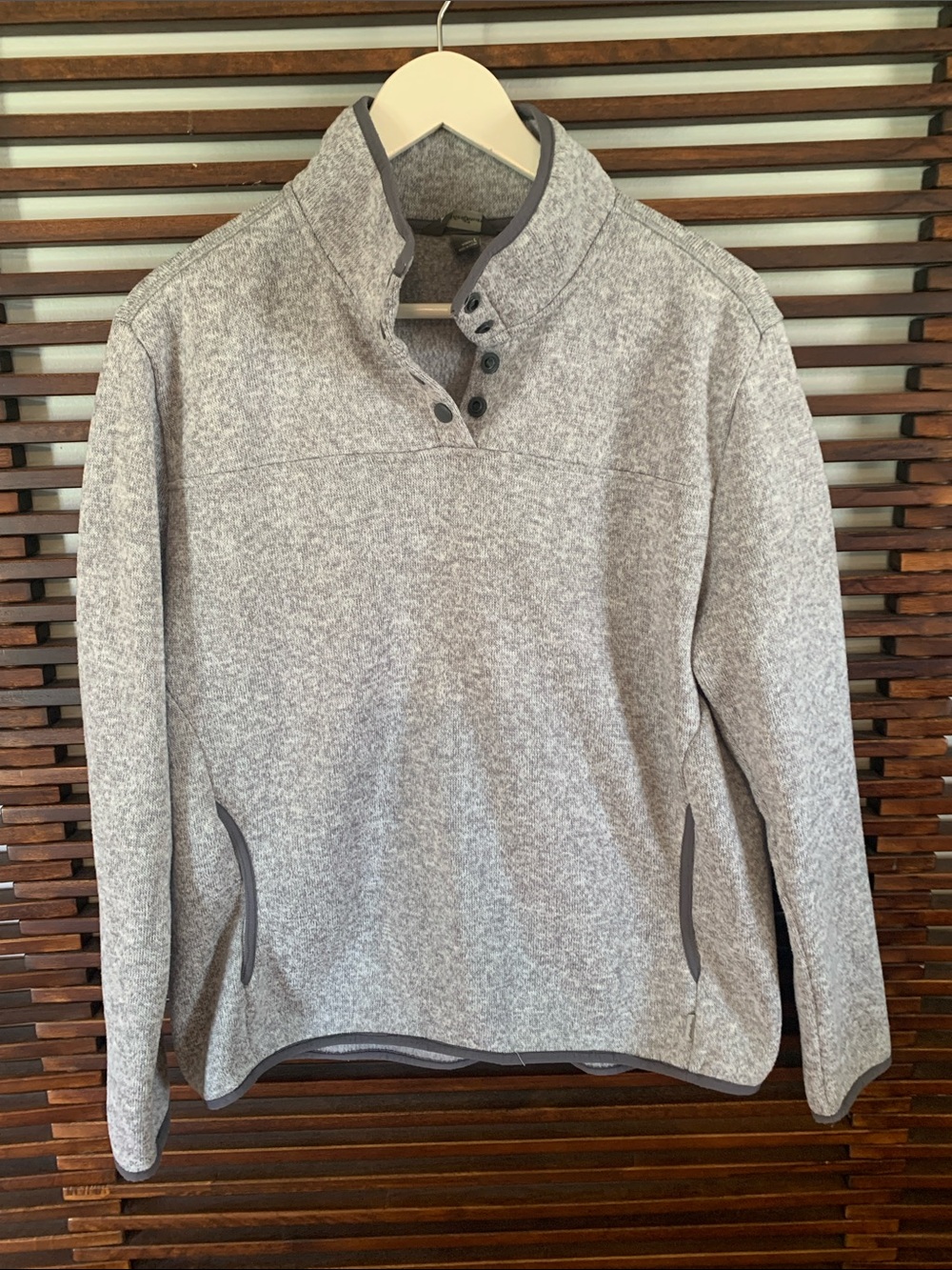 🎉NEW LISTING!🎉Eddie Bauer Light Gray Heather Zip‑Style Quarter Snap Pullover